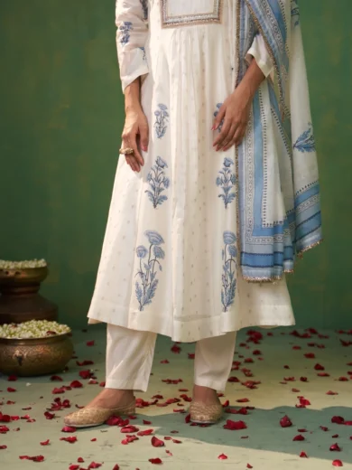 Plain & Polka Pure Zari Chanderi Kalidaar Set - Image 4