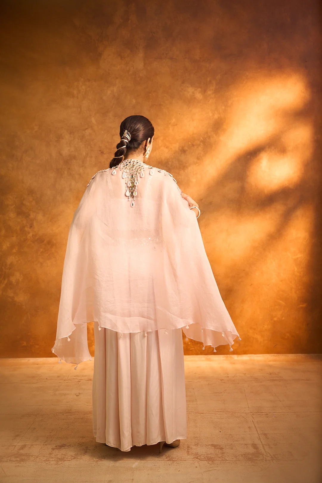 Peach Mirror-Embroidered Cape Set - Image 5