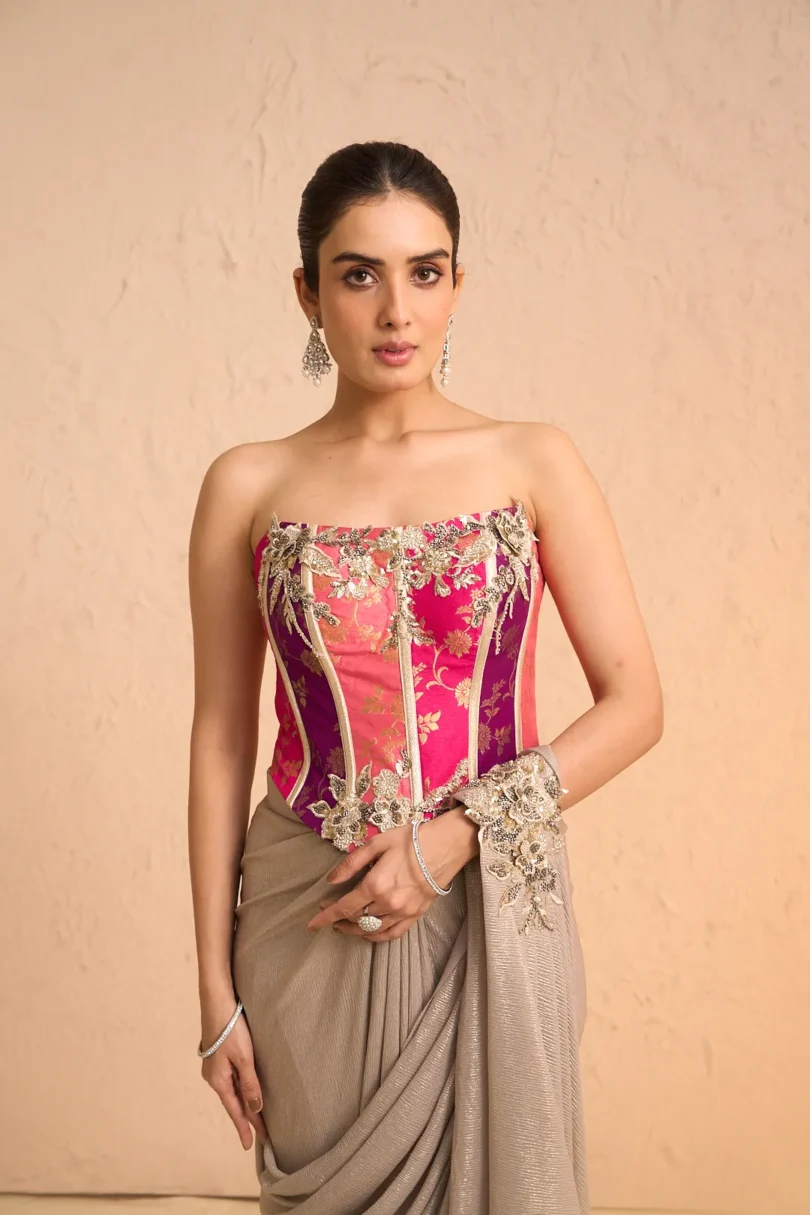 Silver Lycra Saree with Colourful Corset - Image 3