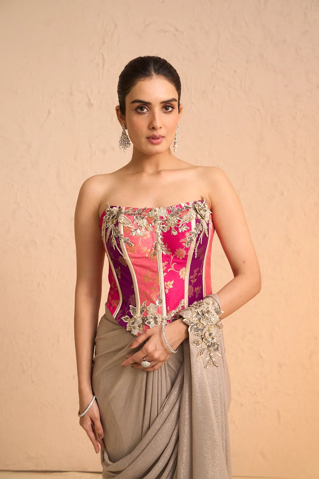 Silver Lycra Saree with Colourful Corset - Image 3